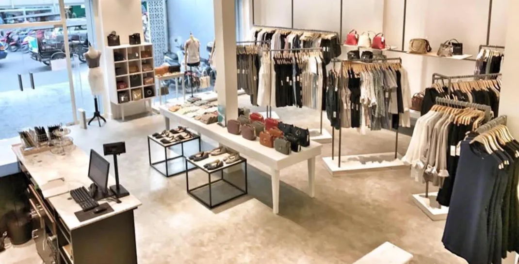 small-clothes-shop-design-decoration-furniture-5